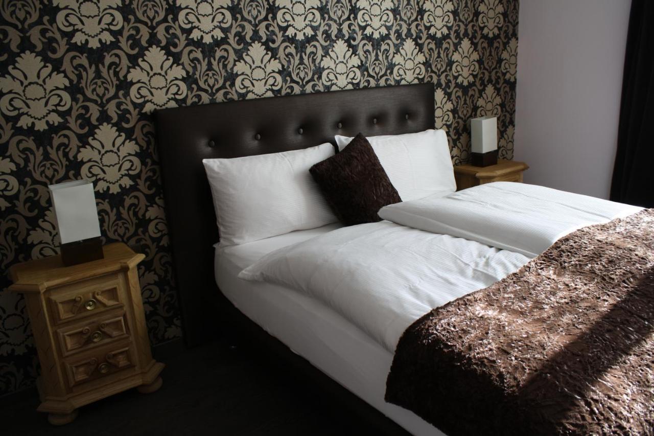 Hotel De La Gare Monthey Ngoại thất bức ảnh