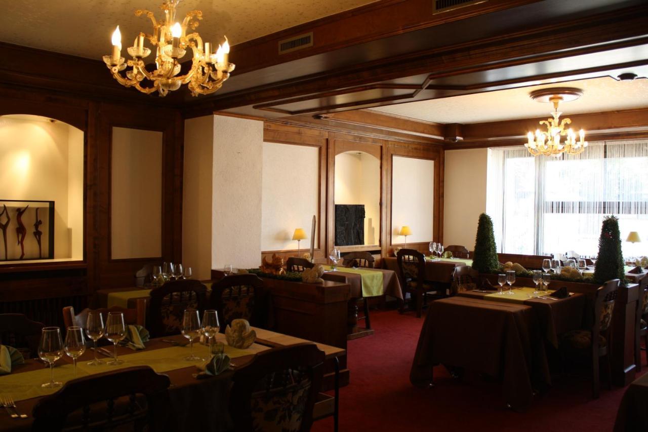 Hotel De La Gare Monthey Ngoại thất bức ảnh